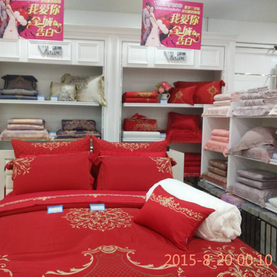 紡織品與家居用品展示柜的選擇與設計——以北京木質展示柜為例